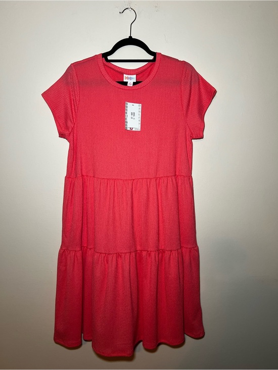LuLaRoe Dresses & Skirts - LuLaRoe Ariel Coral-Pink Tiered Short Sleeve Dress
